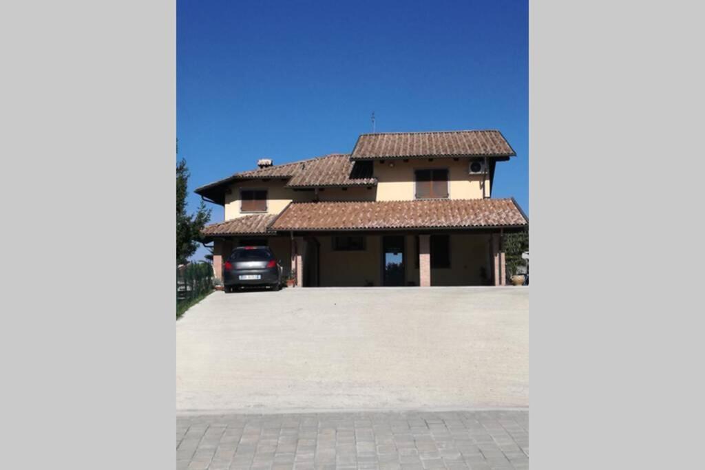 Casa Vacanze Liliana Priocca Exteriör bild